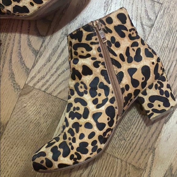 Steve Madden leopard print booties 8.5 - Picture 2 of 4